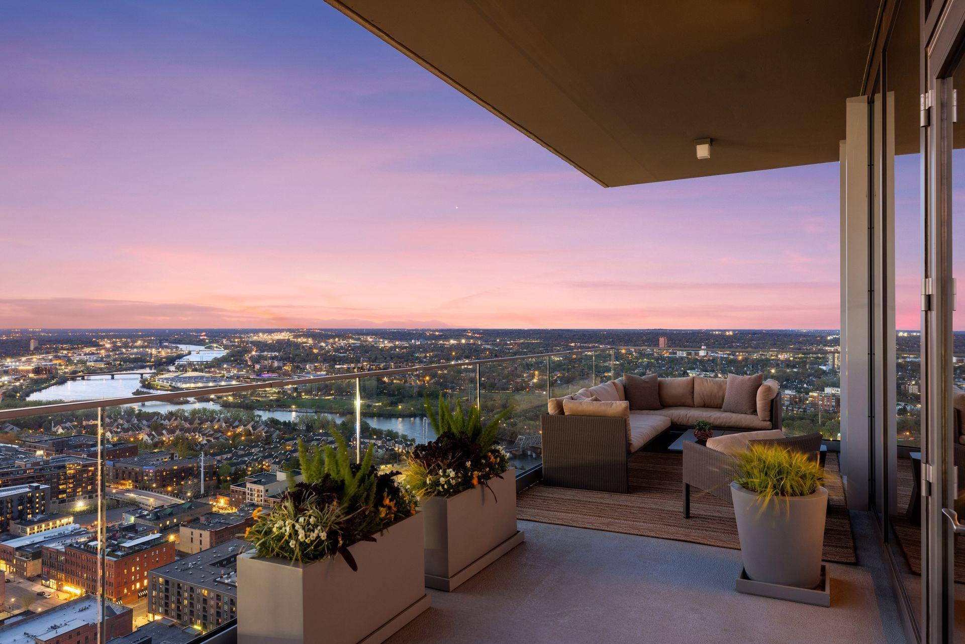 255 Hennepin Avenue Unit: 3303