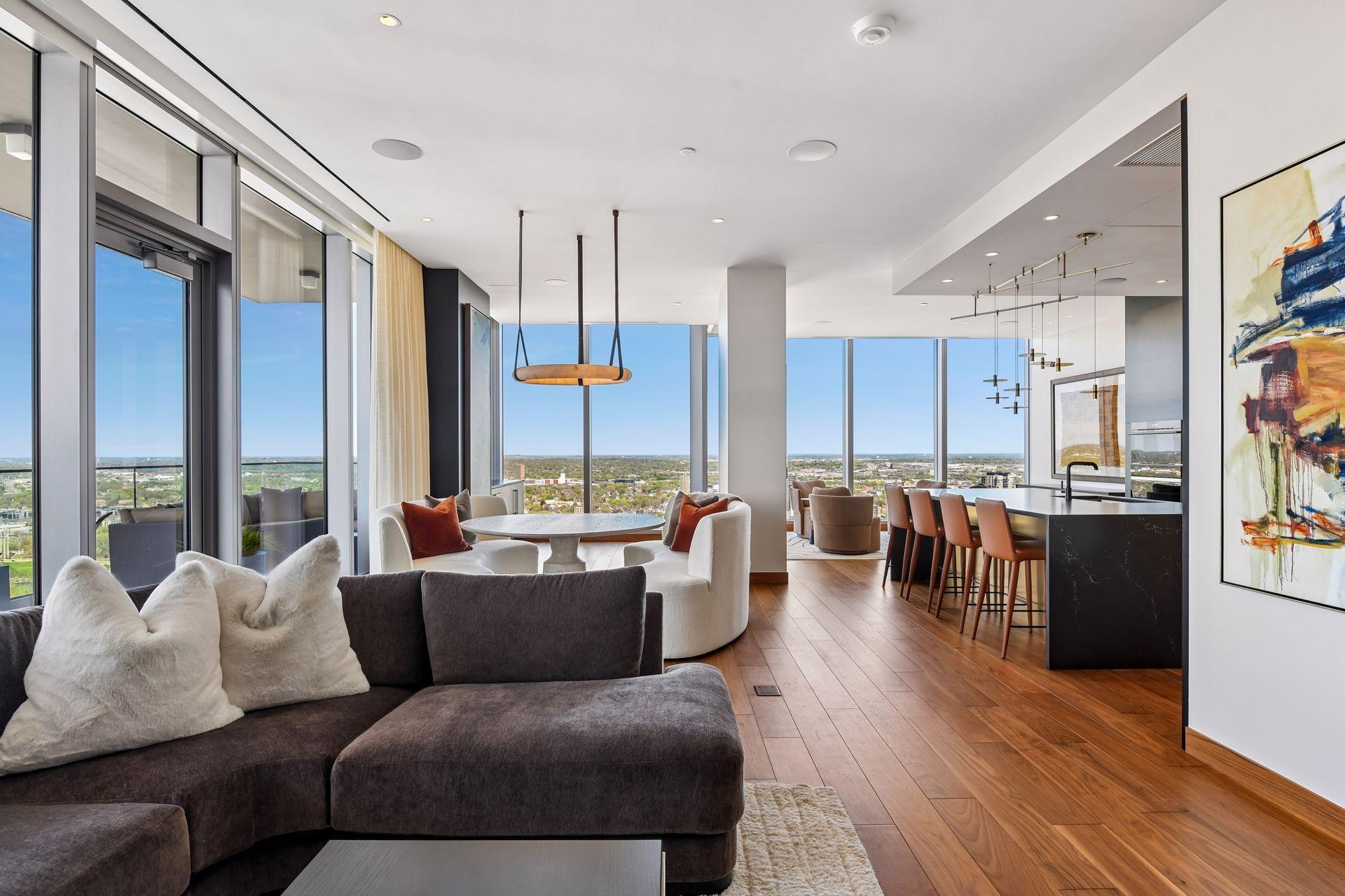 255 Hennepin Avenue Unit: 3303
