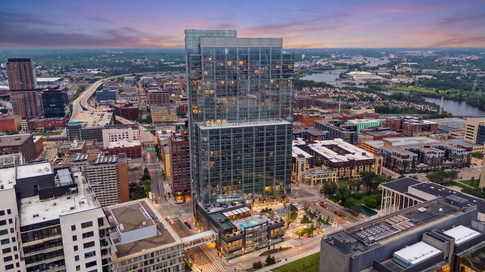 255 Hennepin Avenue Unit: 3303