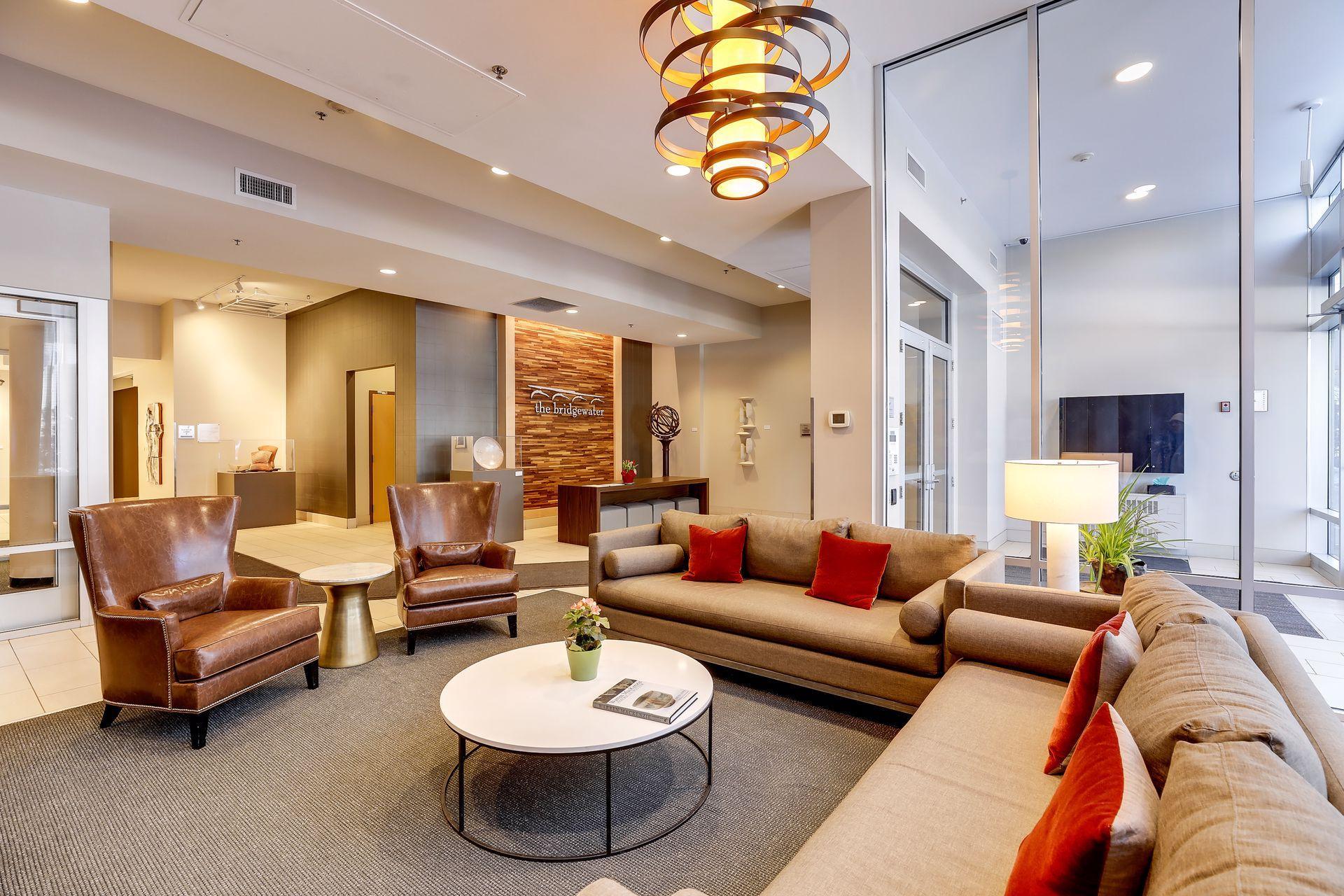 215 10th Avenue S Unit: 708