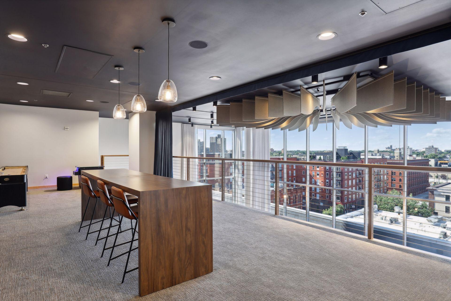 215 10th Avenue S Unit: 708