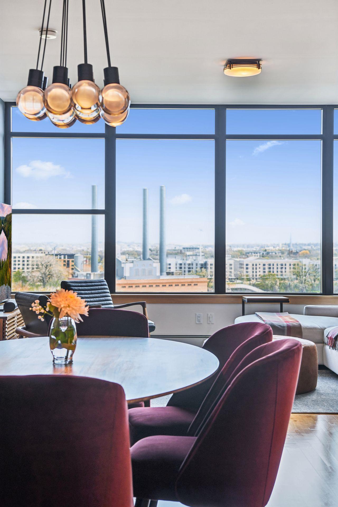 215 10th Avenue S Unit: 708