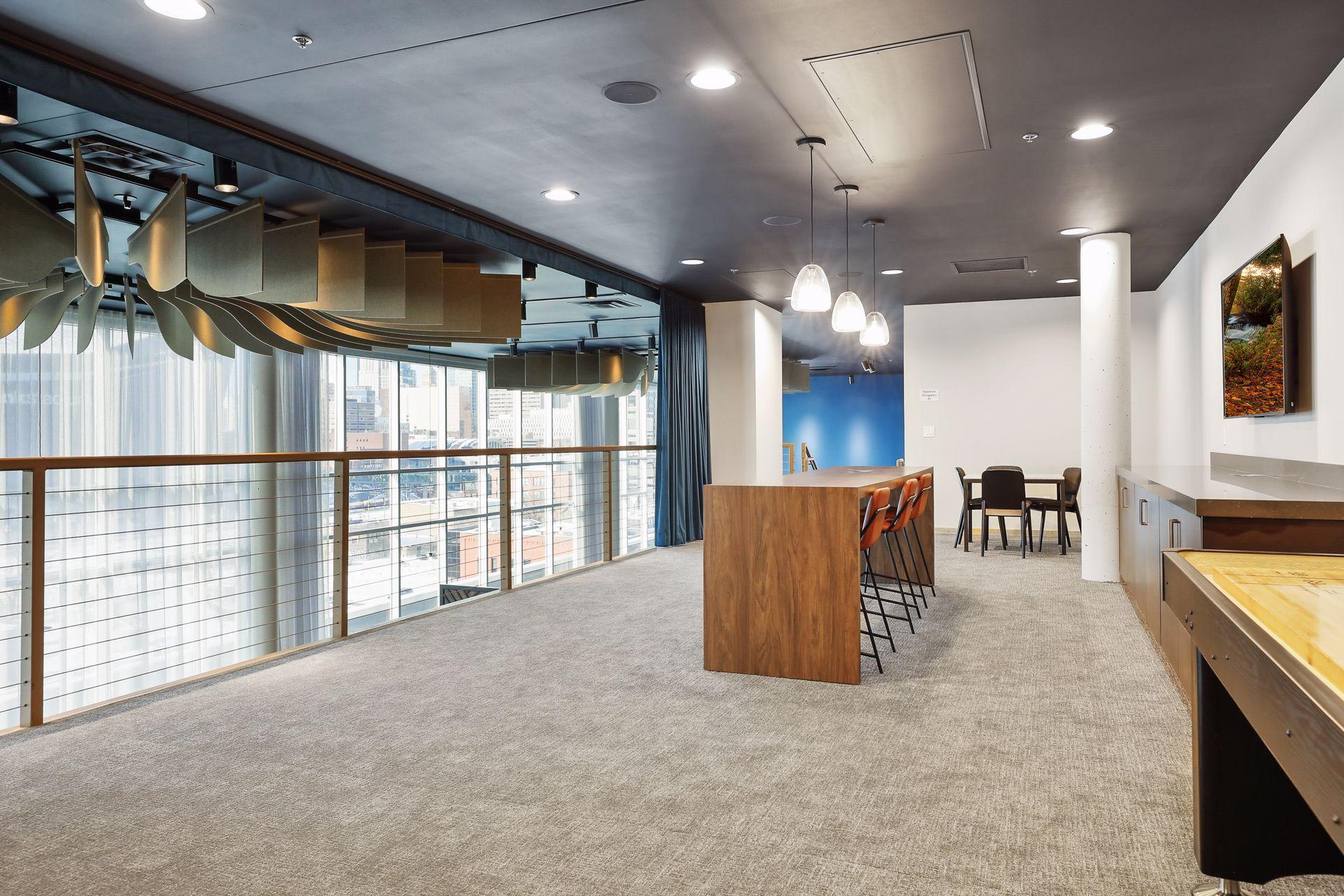 215 10th Avenue S Unit: 708