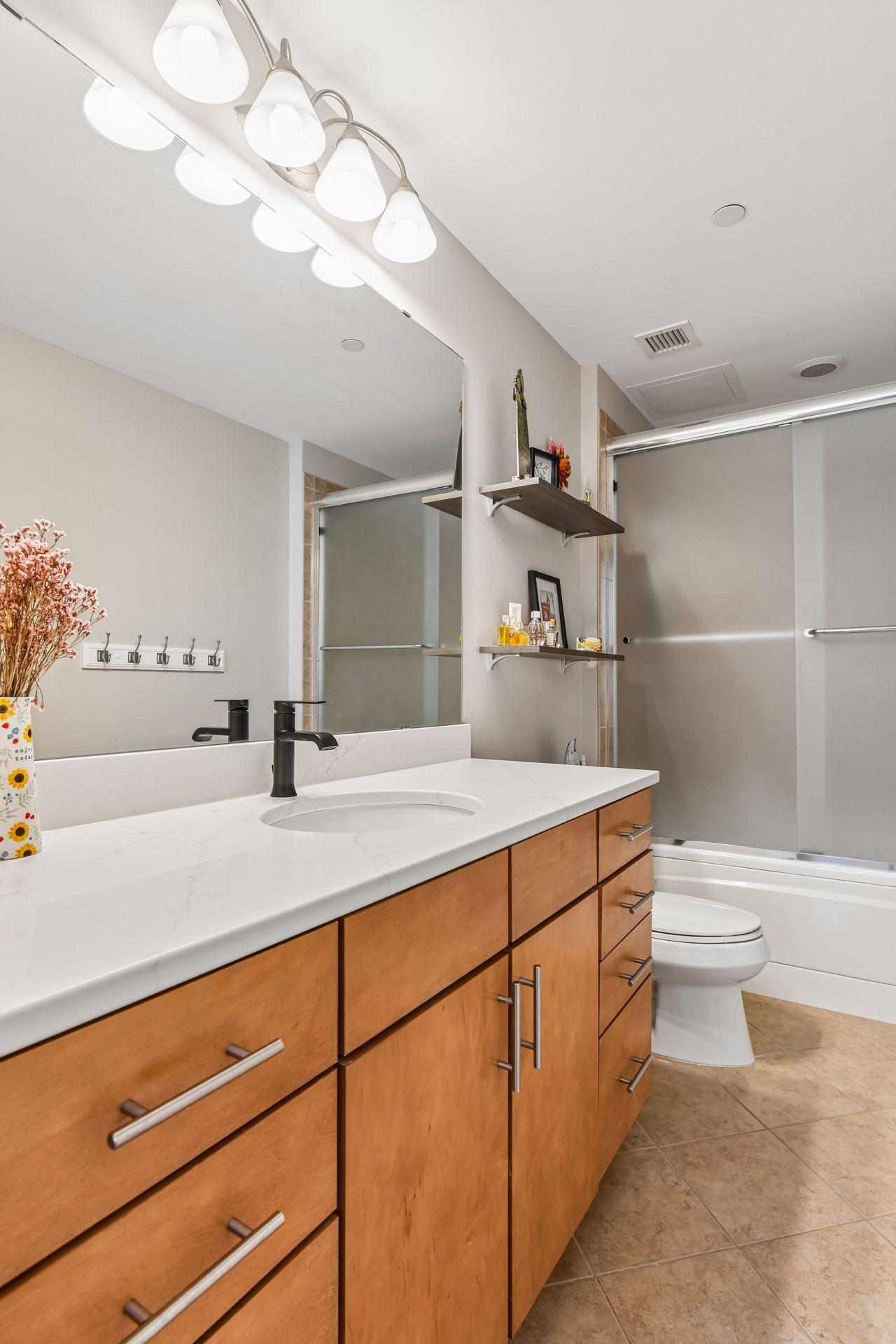 100 3rd Avenue S Unit: 606