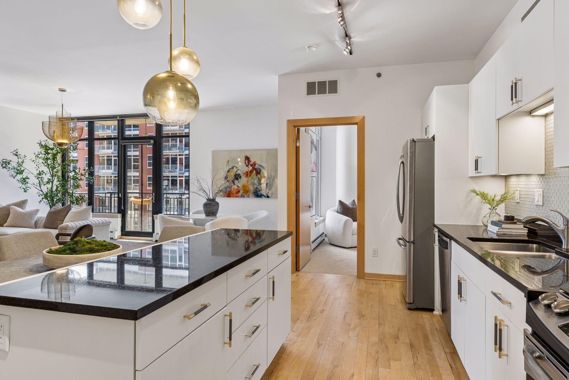 215 10th Avenue S Unit: 411