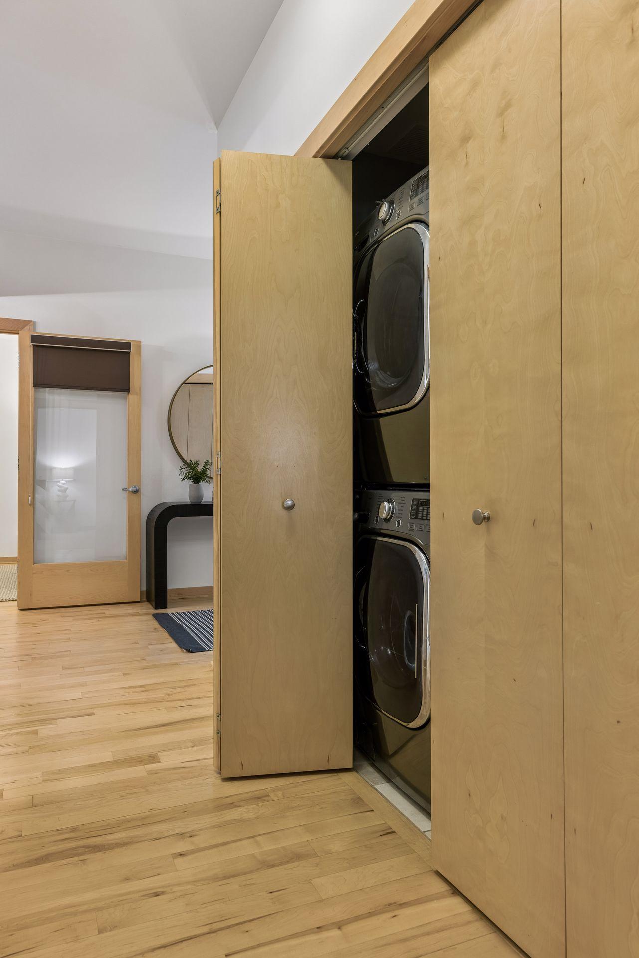 215 10th Avenue S Unit: 411