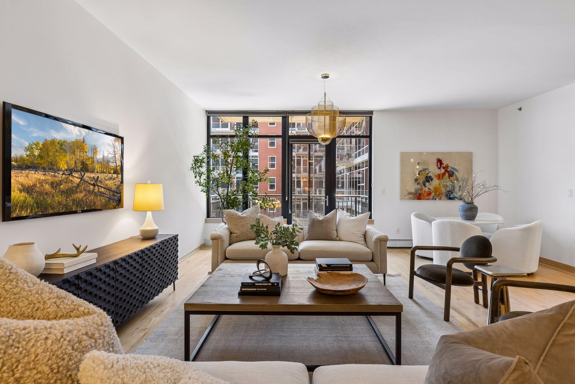 215 10th Avenue S Unit: 411