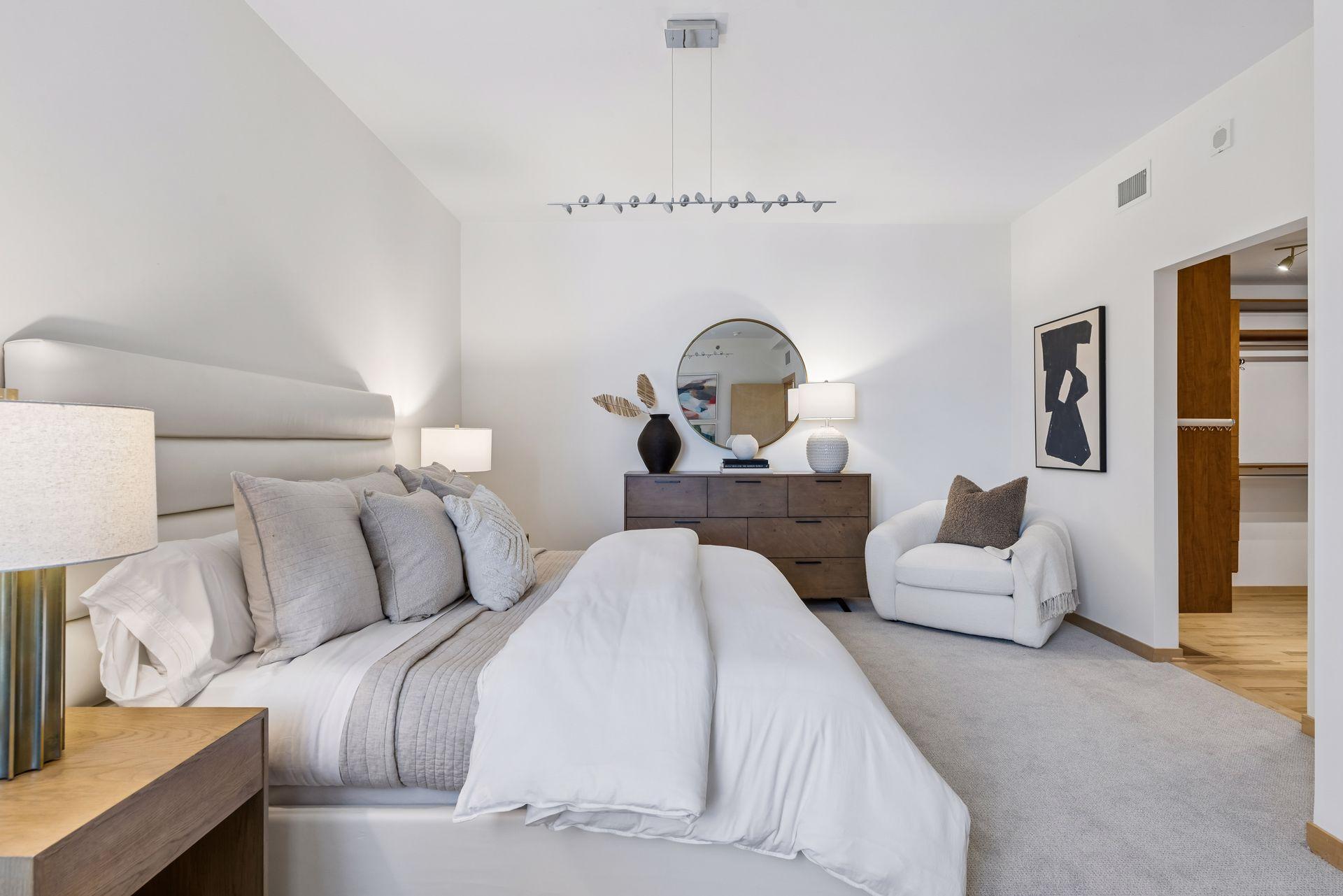 215 10th Avenue S Unit: 411
