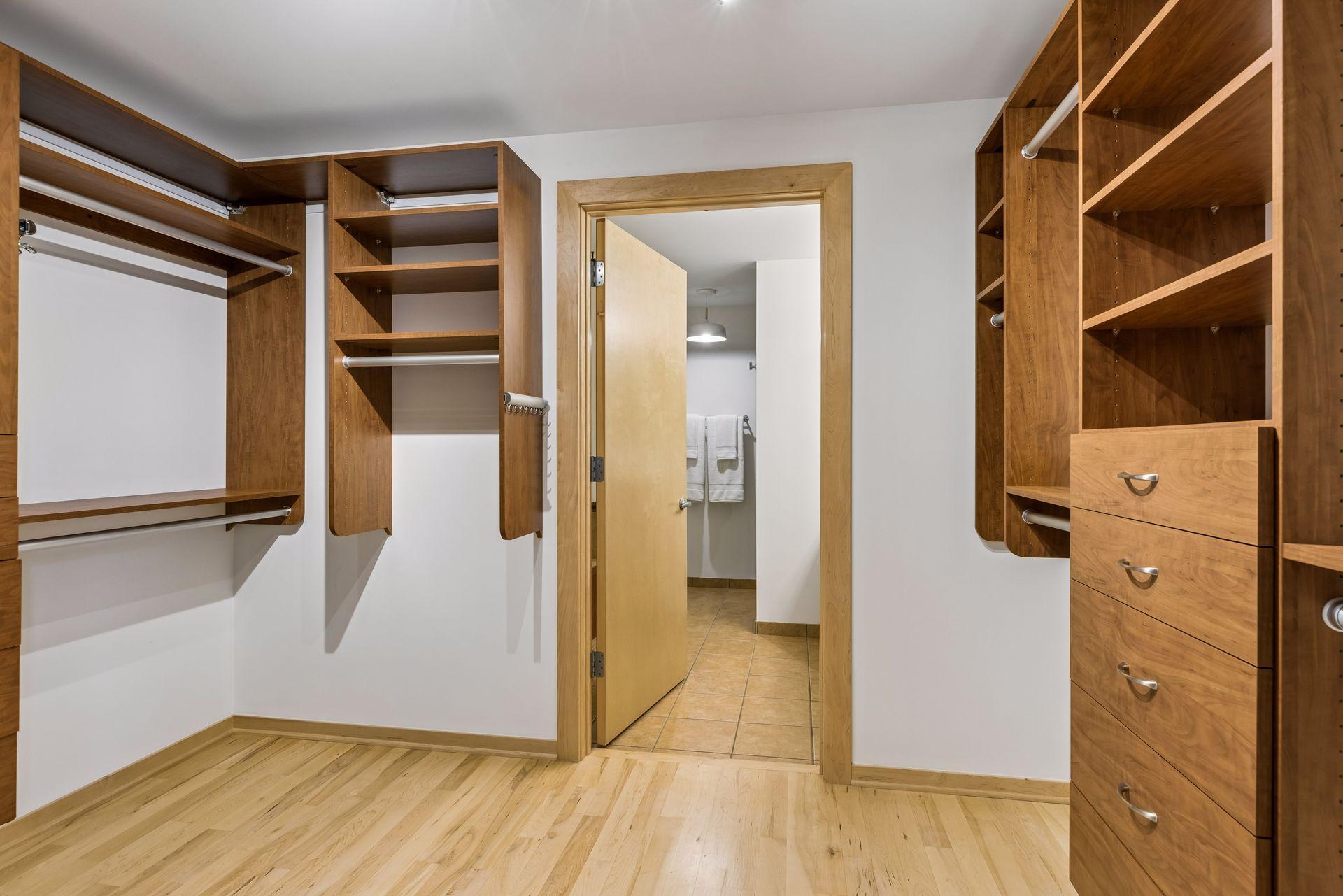 215 10th Avenue S Unit: 411