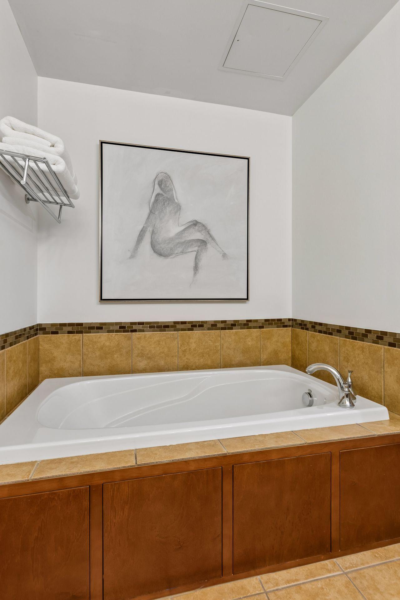 215 10th Avenue S Unit: 411