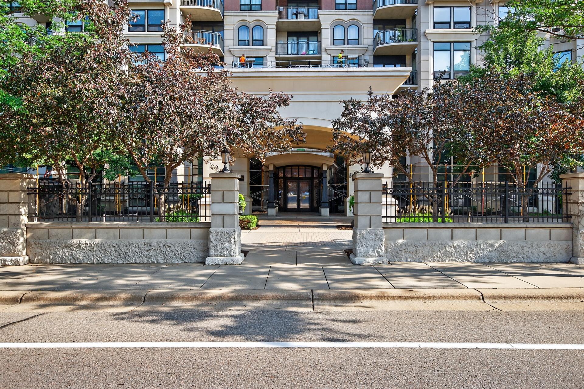 500 E Grant Street Unit: 709