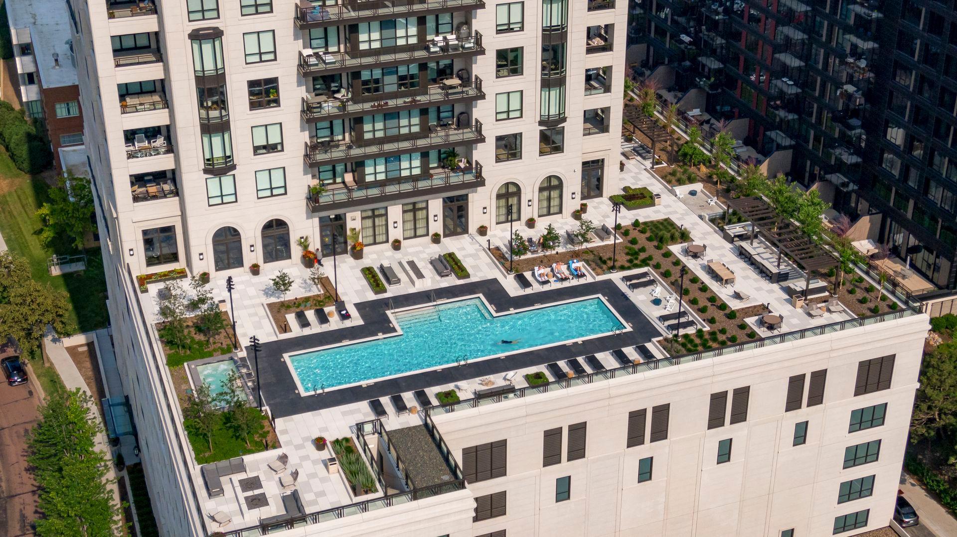 1111 W River Parkway Unit: 23D