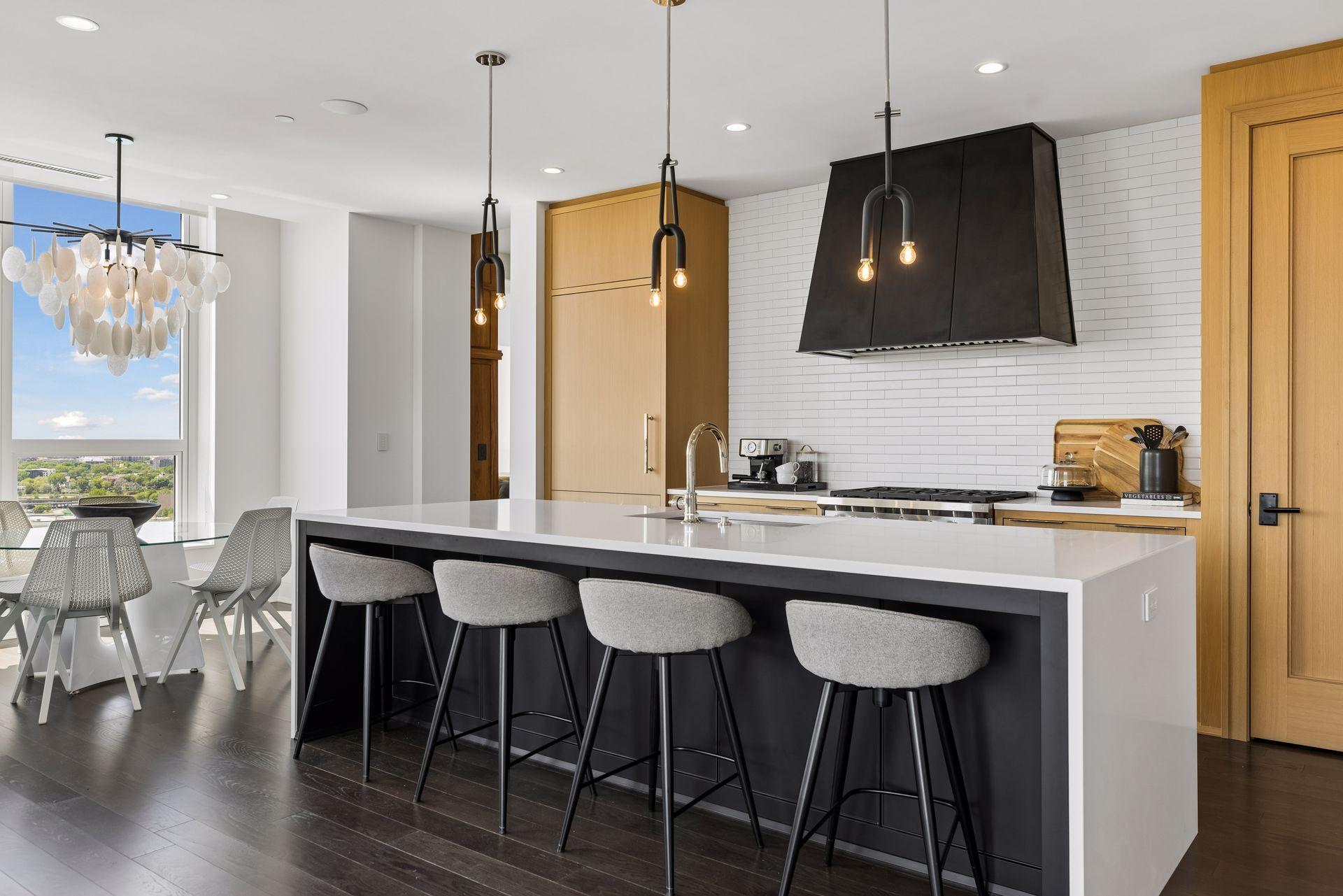 1111 W River Parkway Unit: 23D