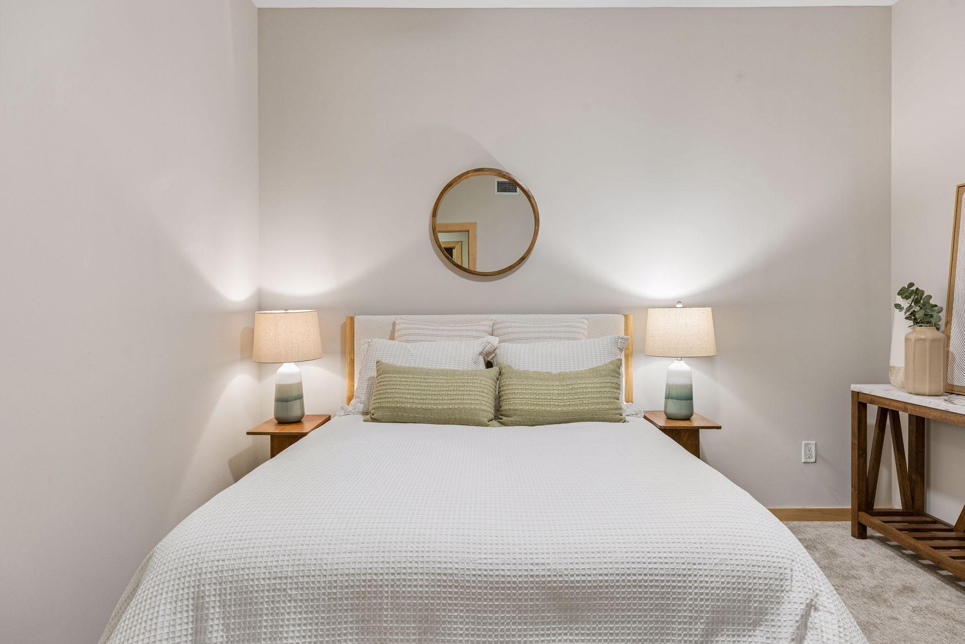 215 10th Avenue S Unit: 220