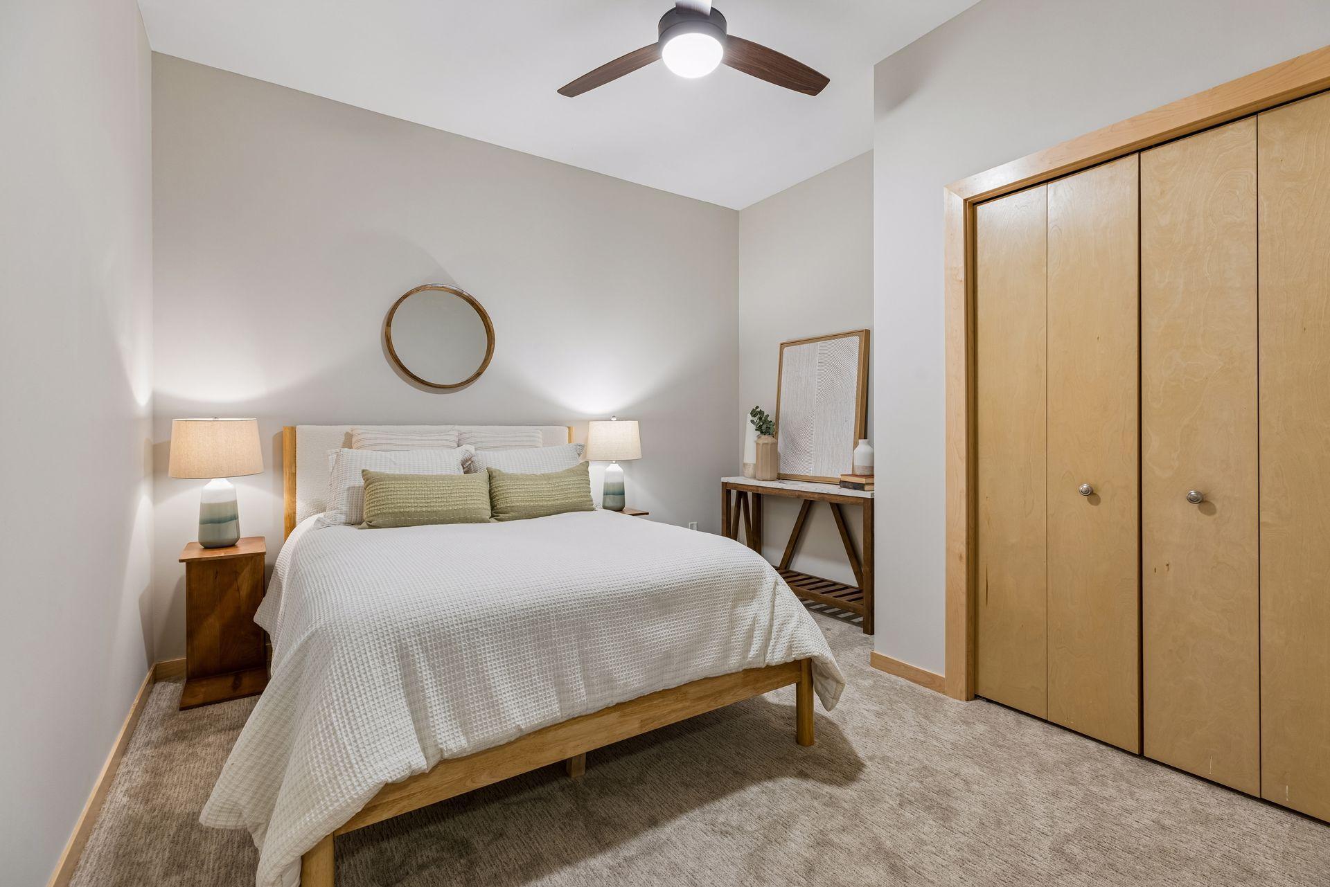 215 10th Avenue S Unit: 220