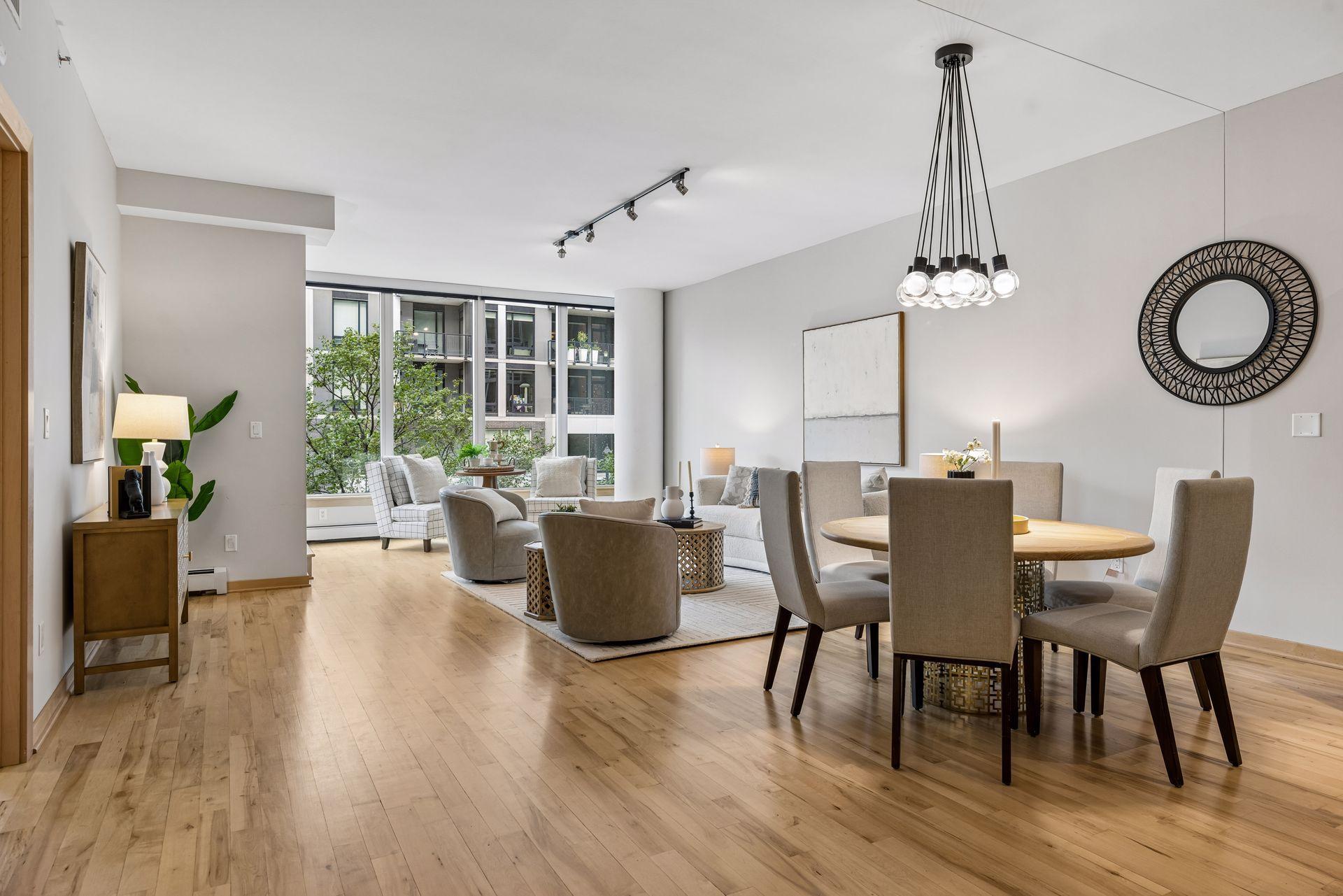 215 10th Avenue S Unit: 220