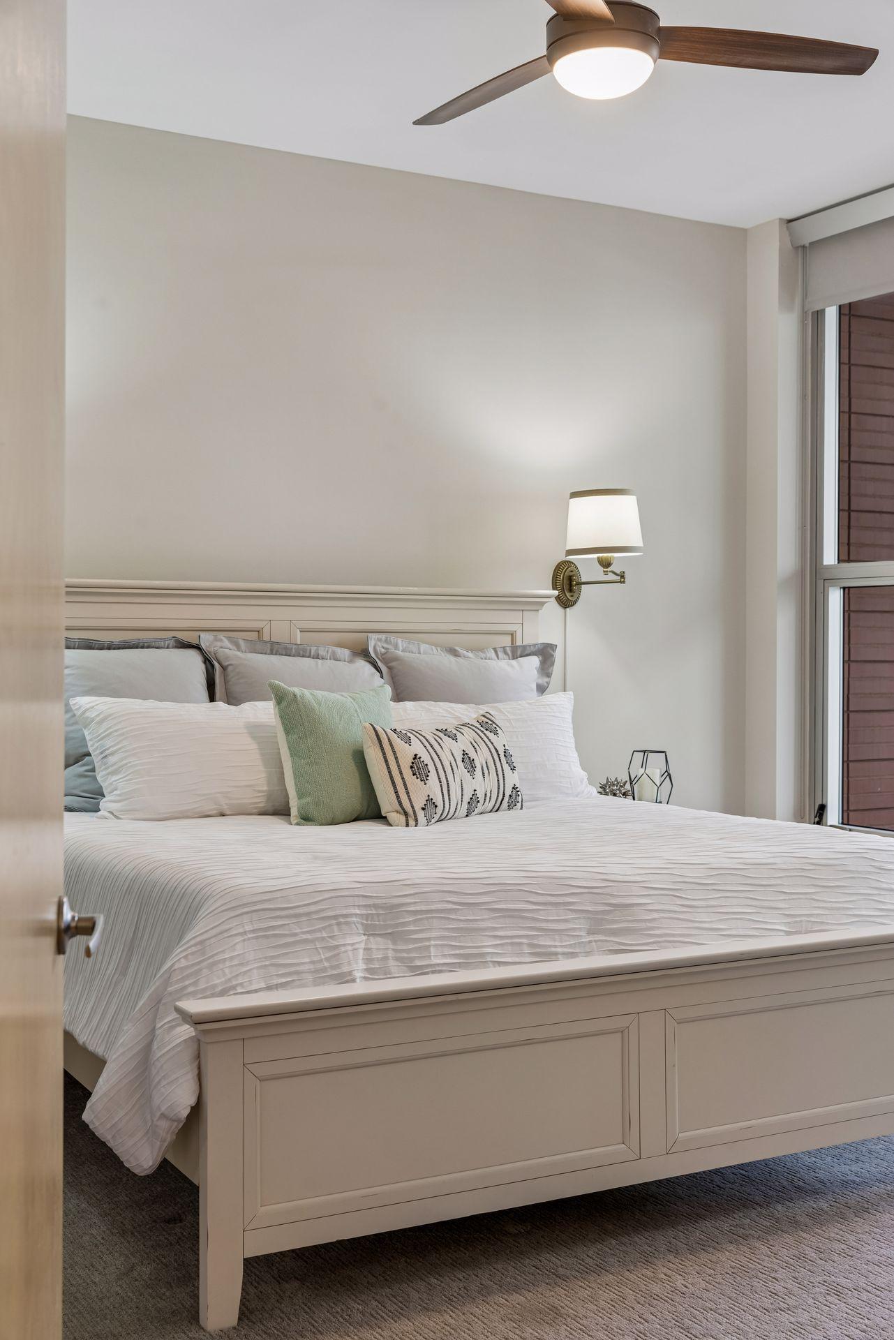 215 10th Avenue S Unit: 220