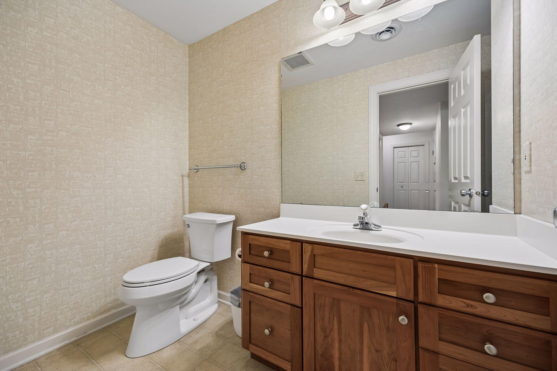 1 4th Avenue N Unit: 101