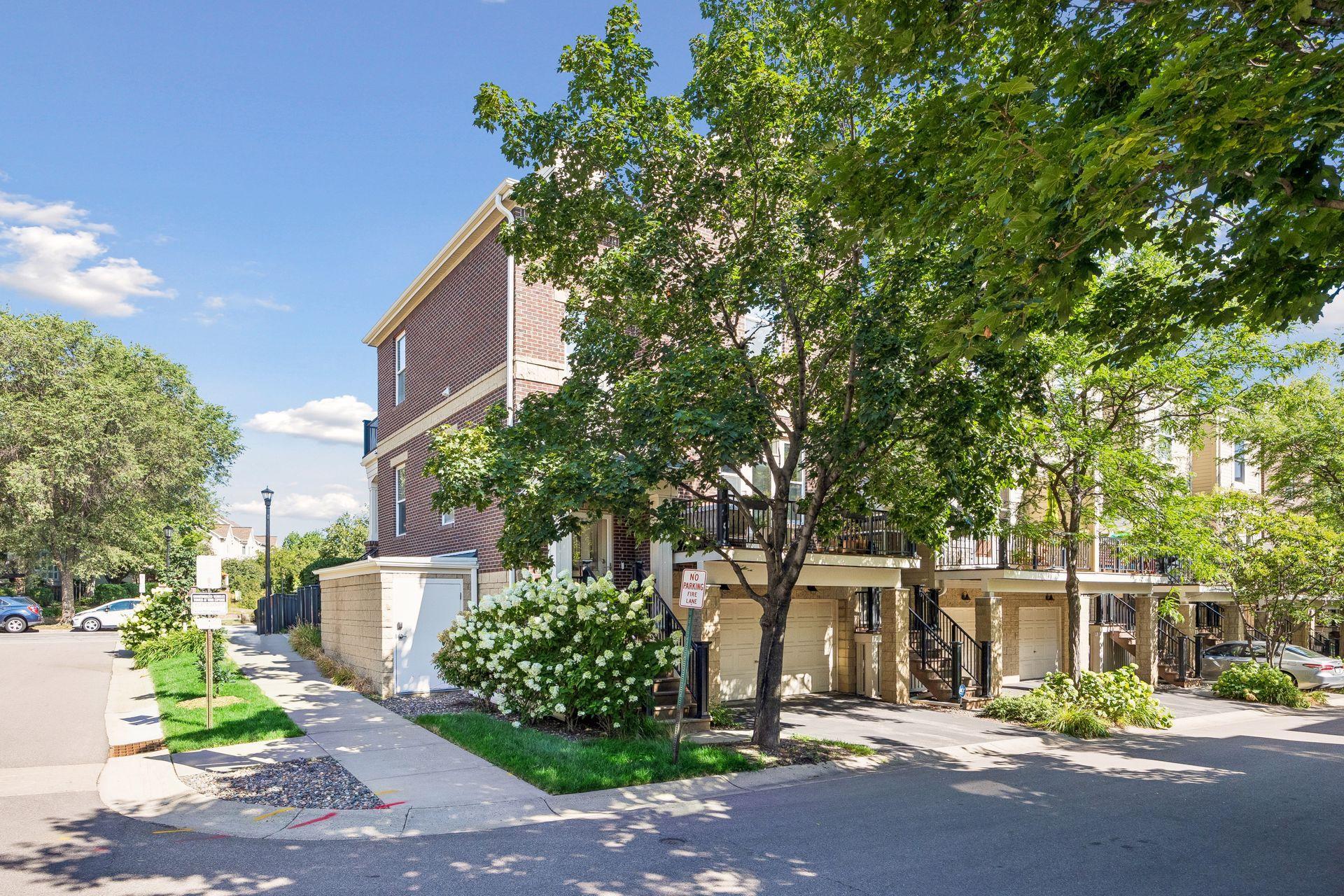 1 4th Avenue N Unit: 101