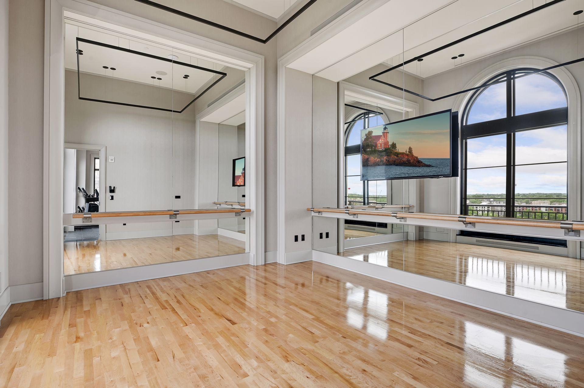 1111 W River Parkway Unit: 10E