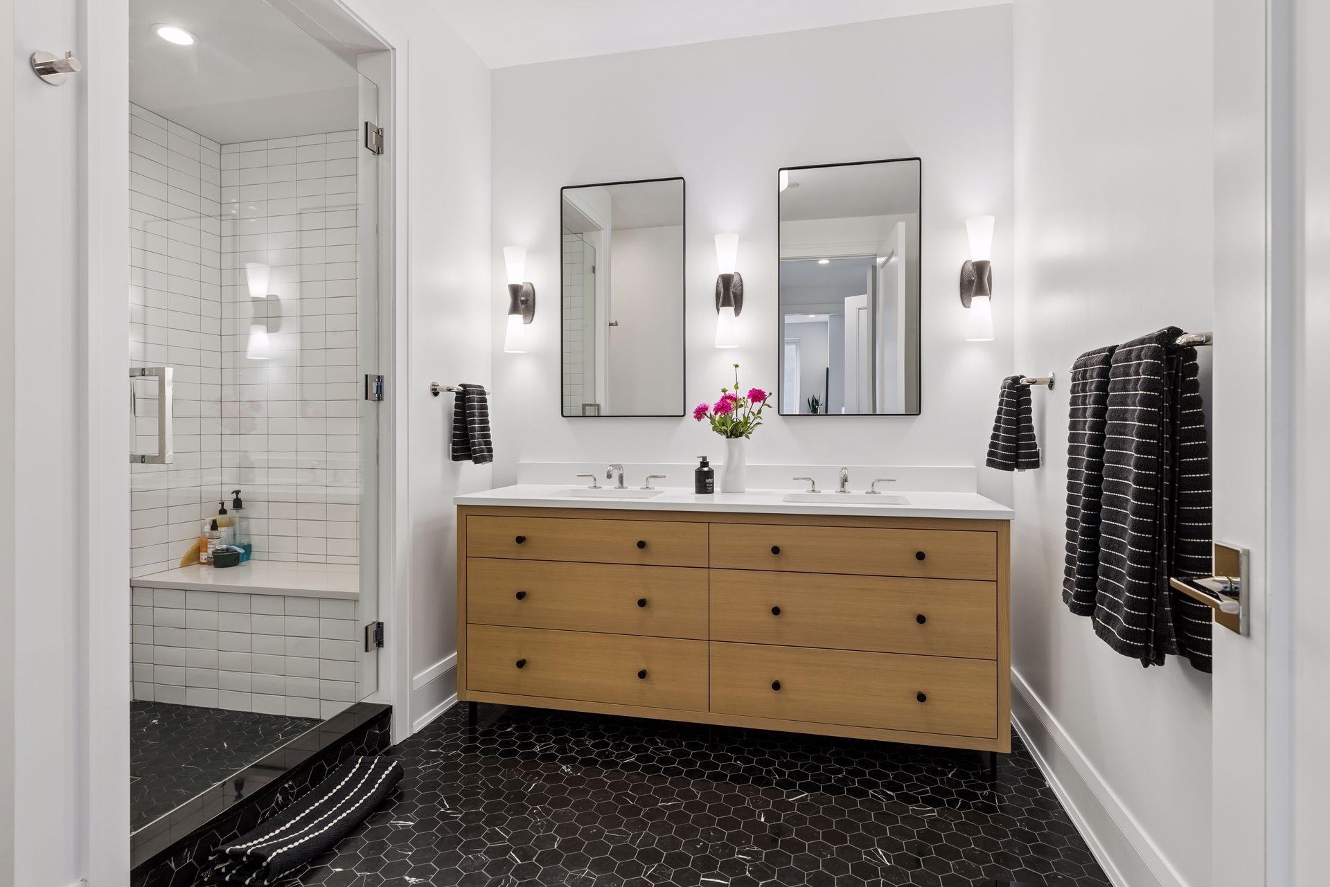 1111 W River Parkway Unit: 10E