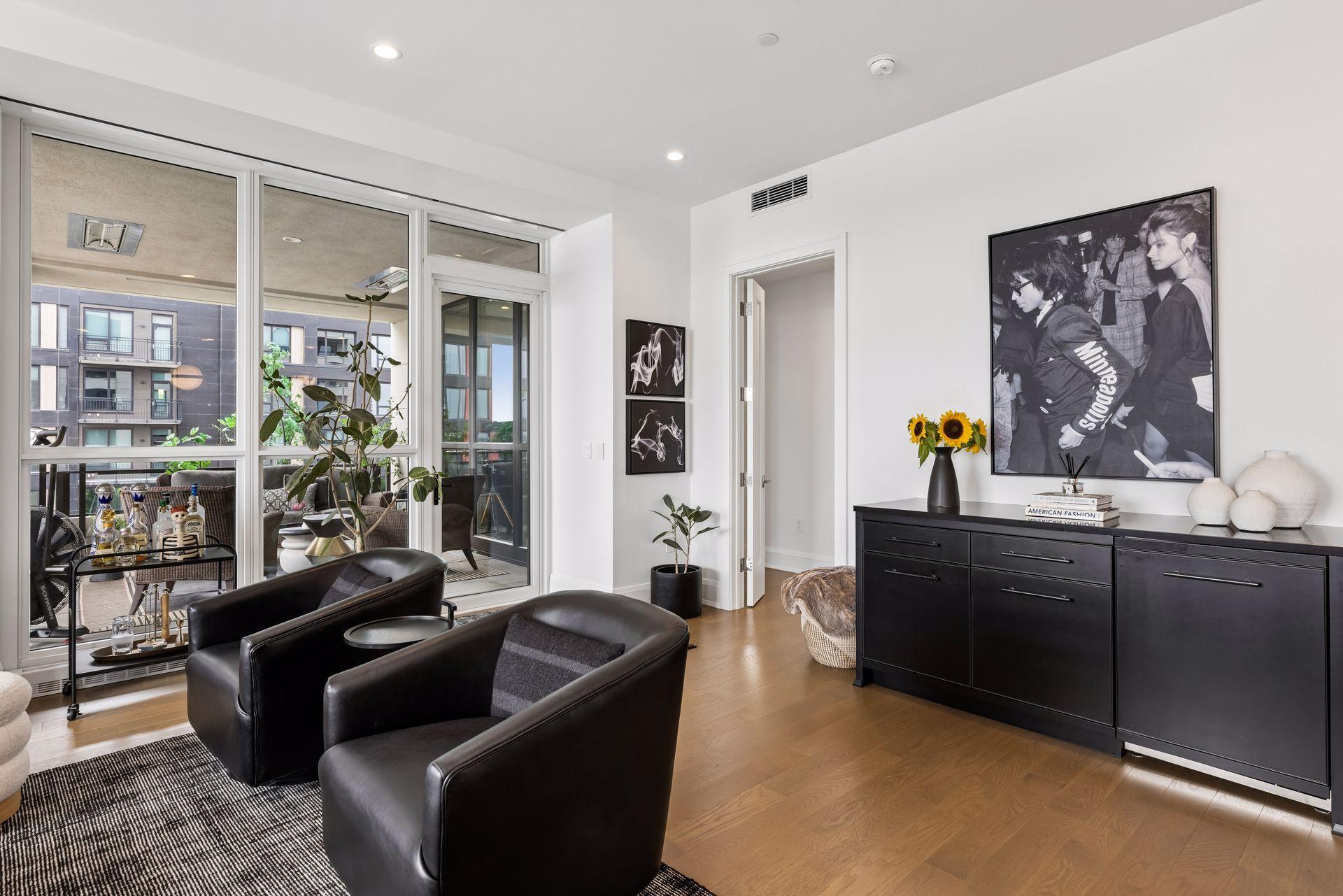1111 W River Parkway Unit: 10E