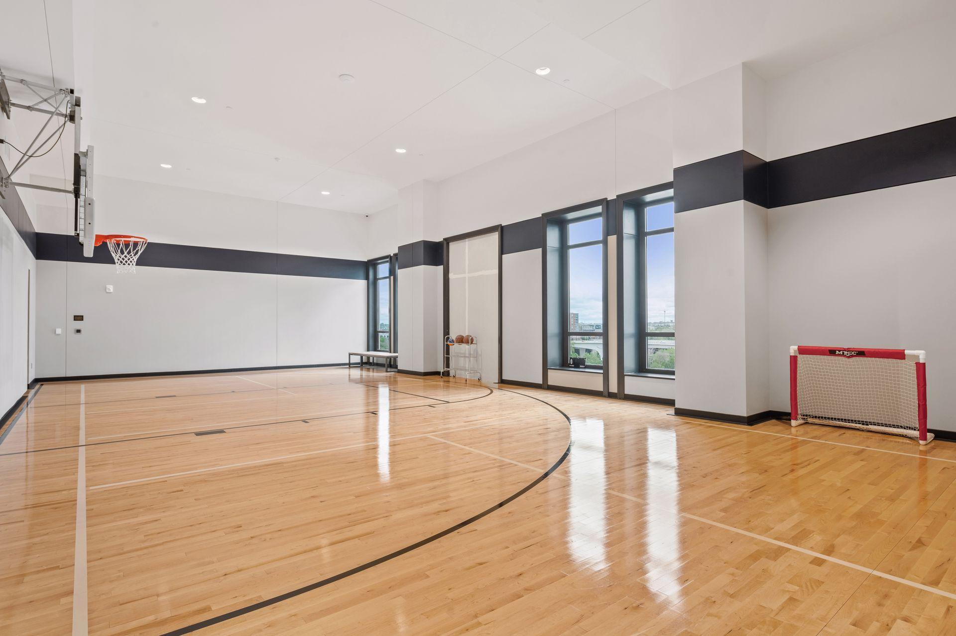 1111 W River Parkway Unit: 10E