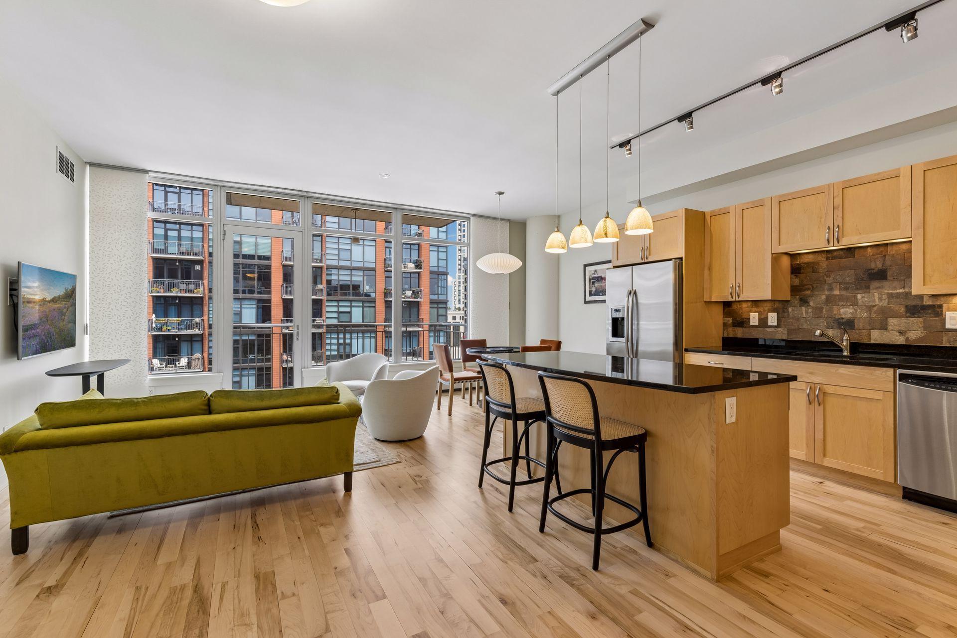 215 10th Avenue S Unit: 633