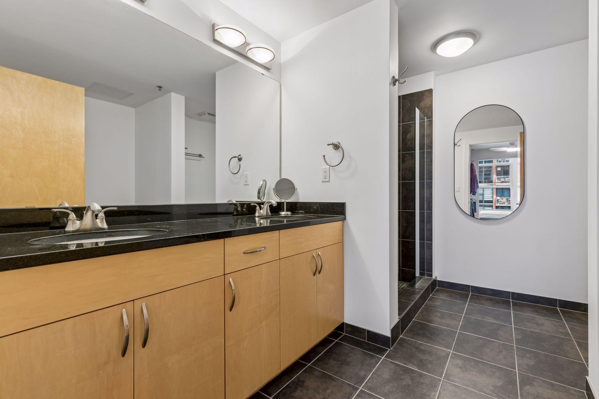 215 10th Avenue S Unit: 633