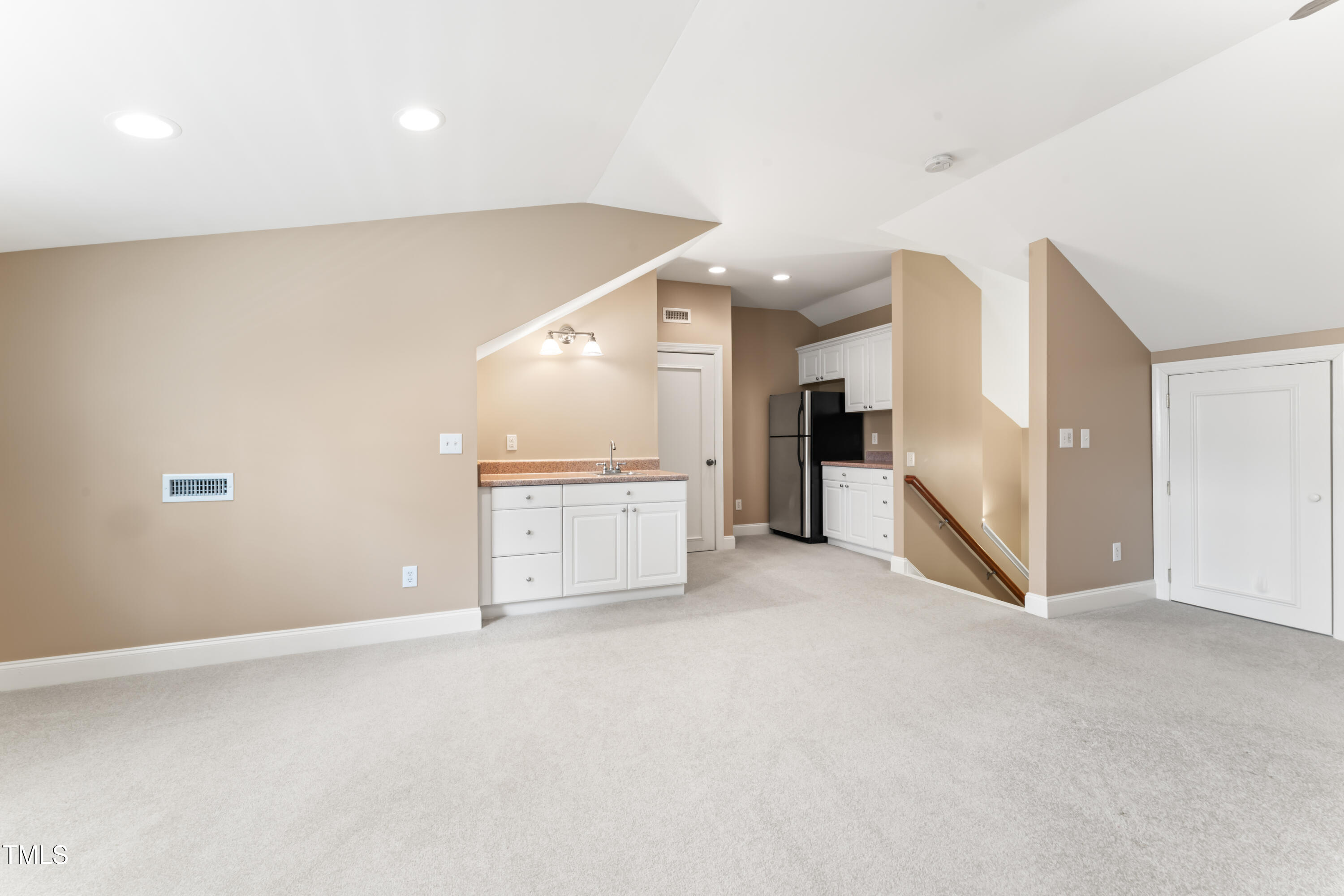 100 Tavernelle Place