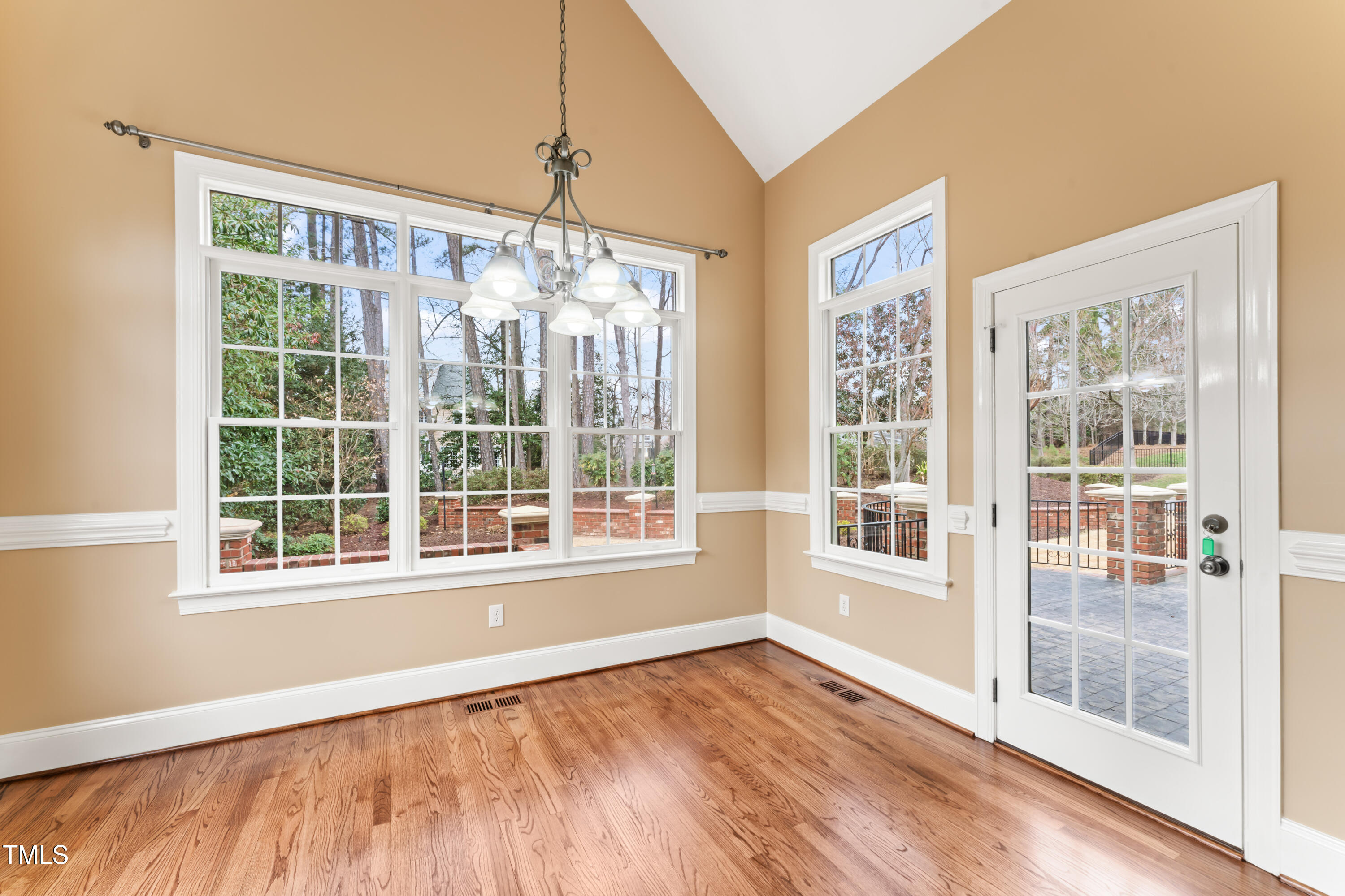 100 Tavernelle Place