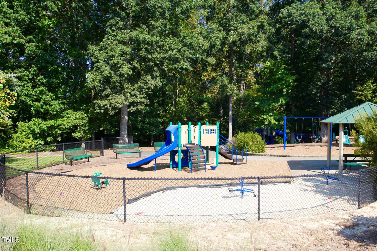 100 Tavernelle Place