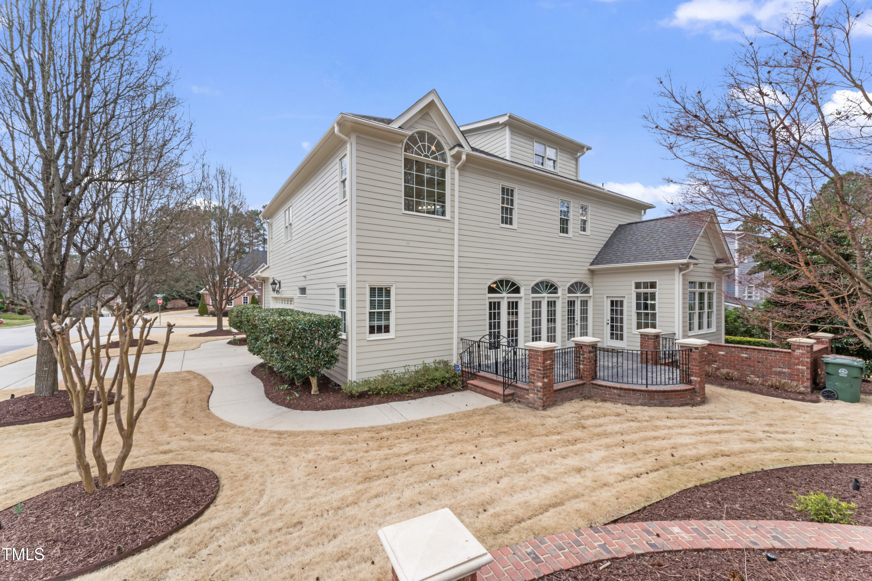 100 Tavernelle Place