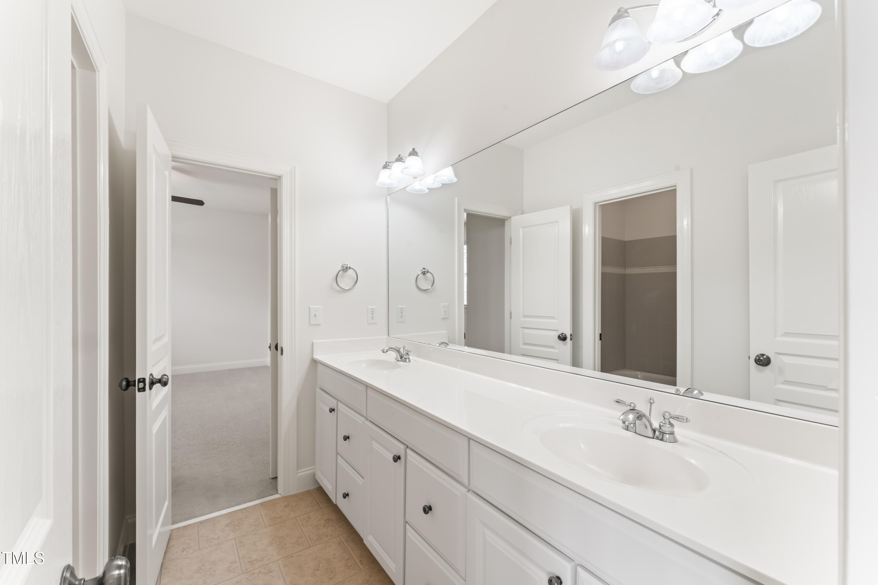 100 Tavernelle Place