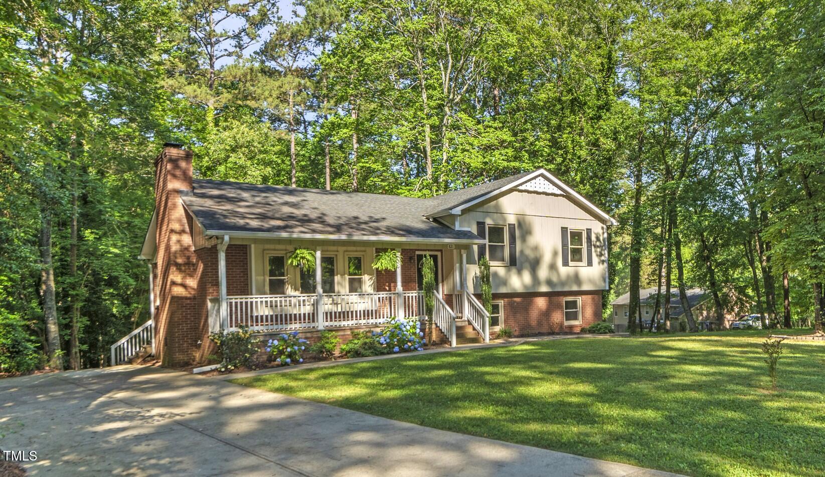 821 Stoneybrook Drive