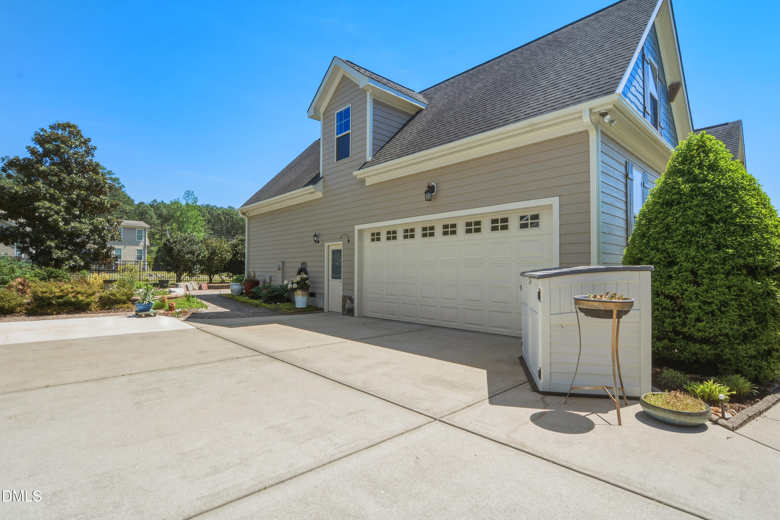 1304 Golden Bluff Lane