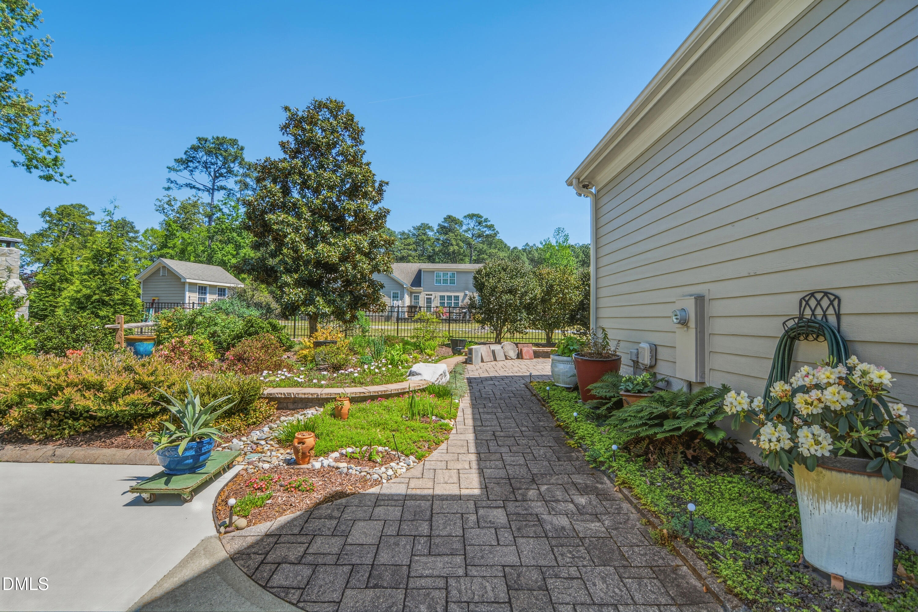 1304 Golden Bluff Lane