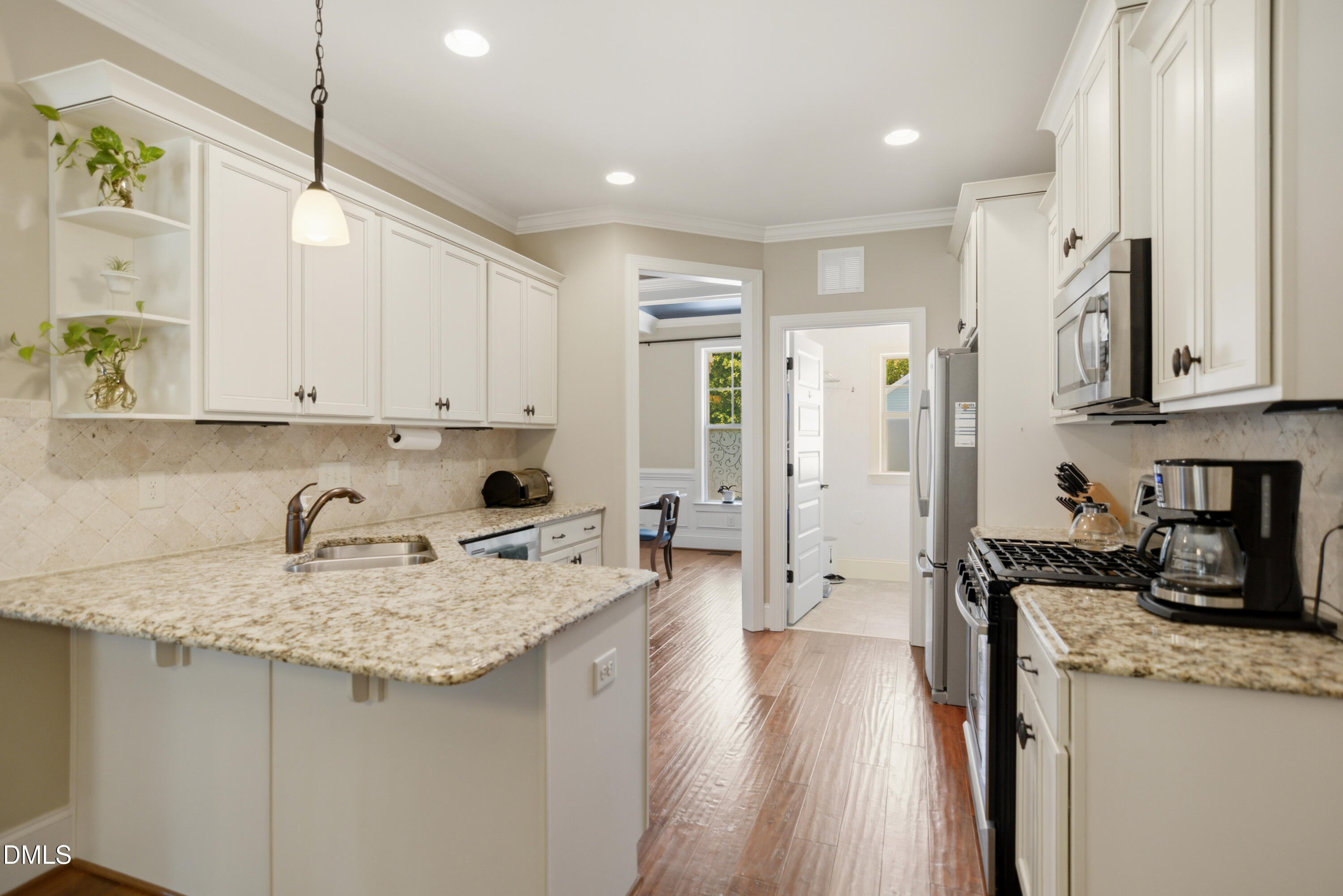 1304 Golden Bluff Lane