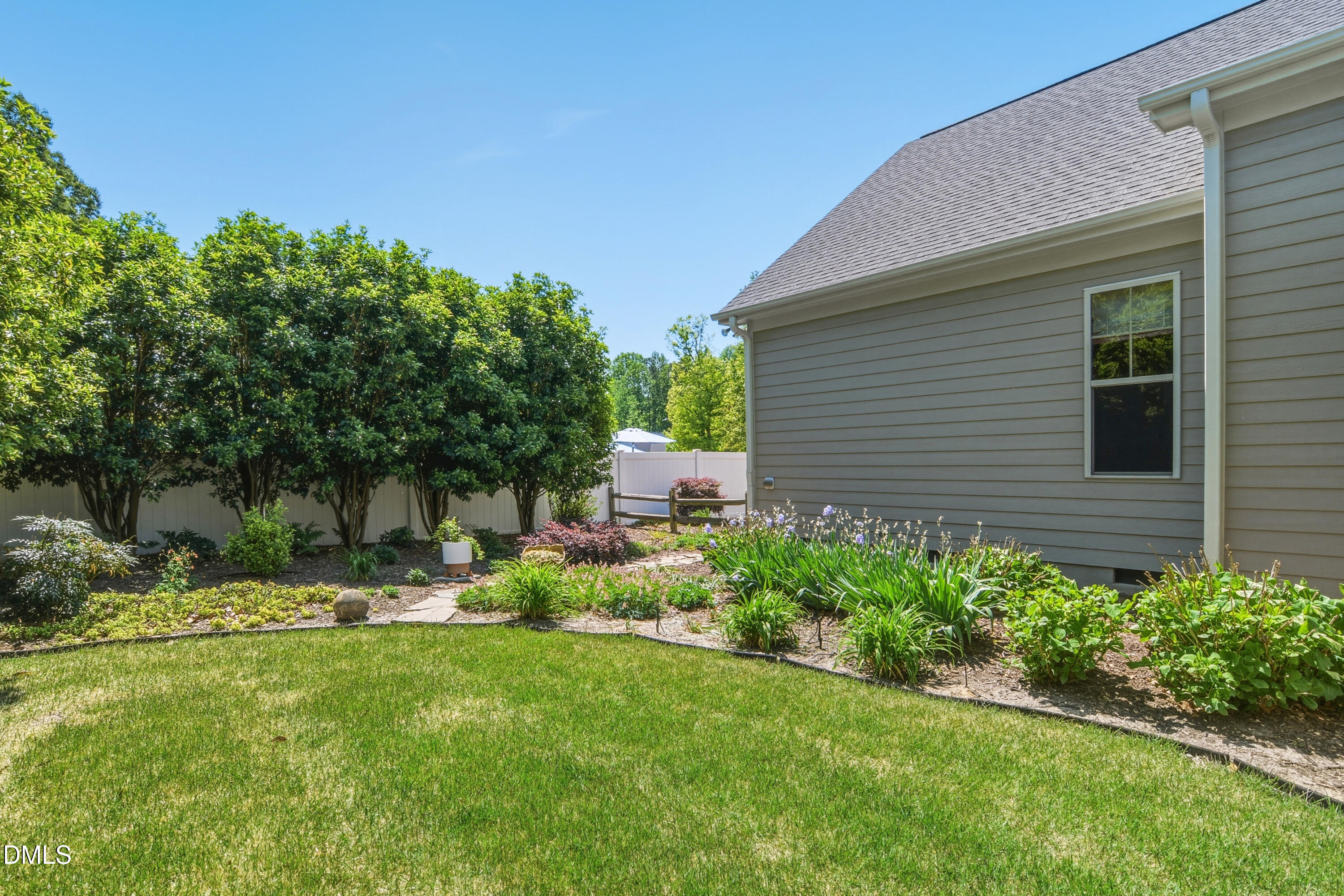 1304 Golden Bluff Lane
