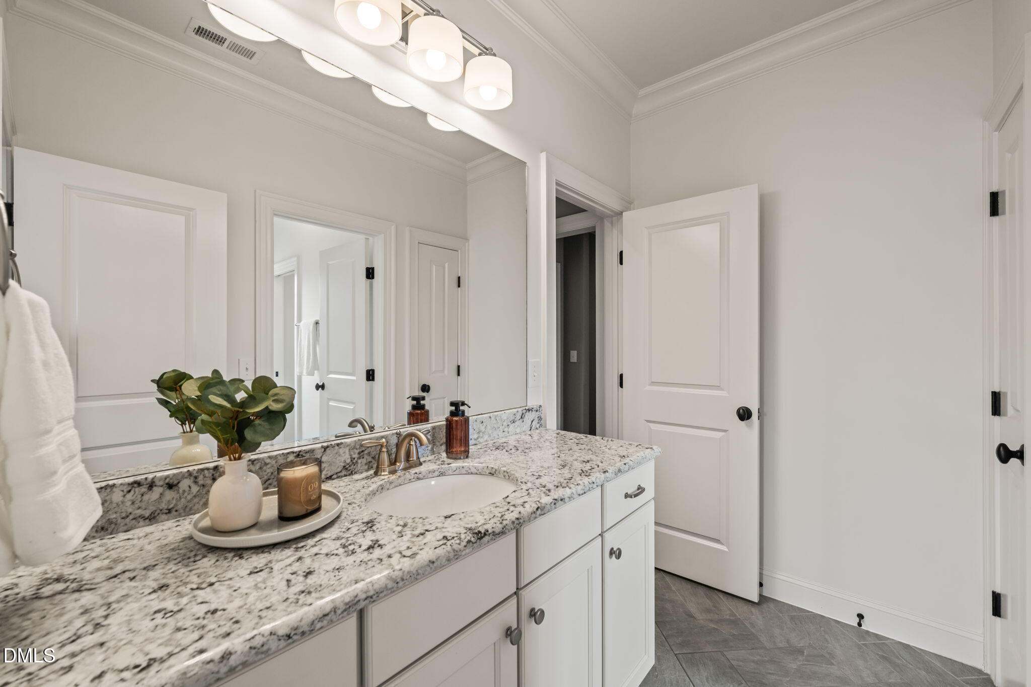 112 Honeyridge Lane