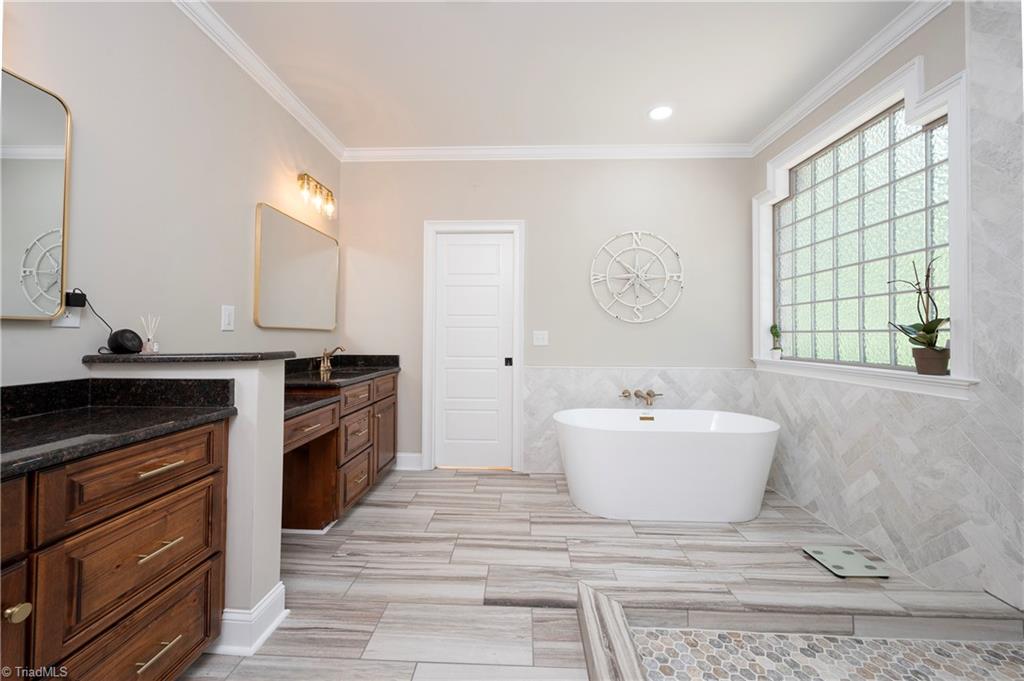 258 Mossy Oak Drive, Winston-Salem