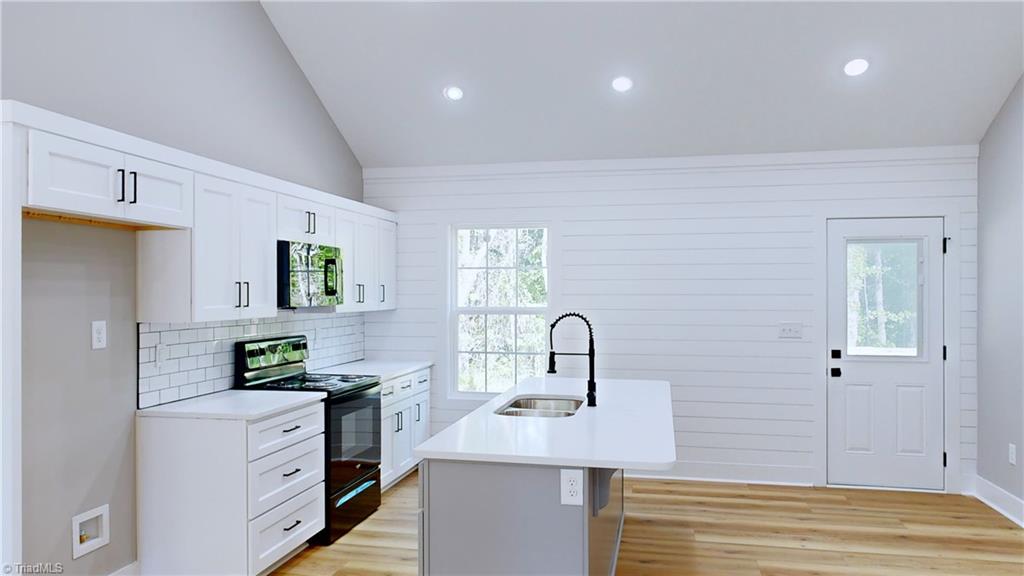 10 Clover Lane