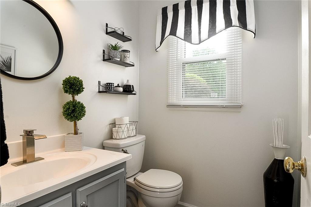 4248 Yeaton Glen Circle, Winston-Salem