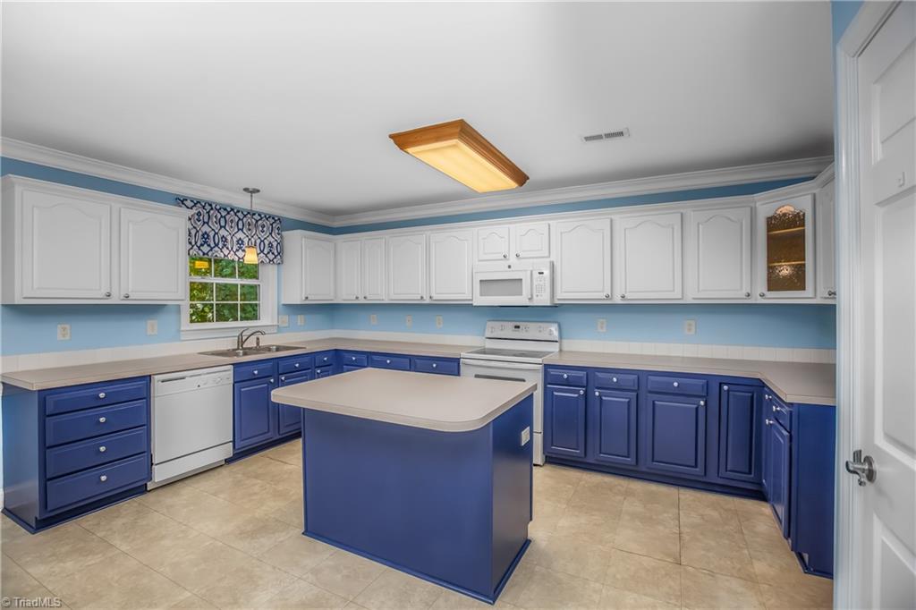 6004 Delburg Drive, Winston-Salem