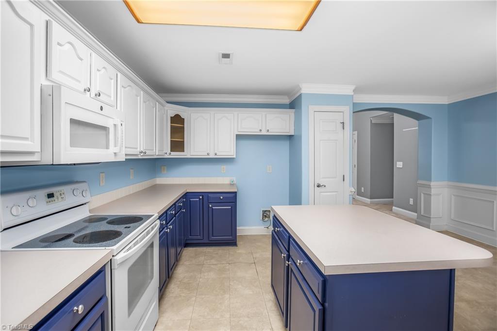 6004 Delburg Drive, Winston-Salem