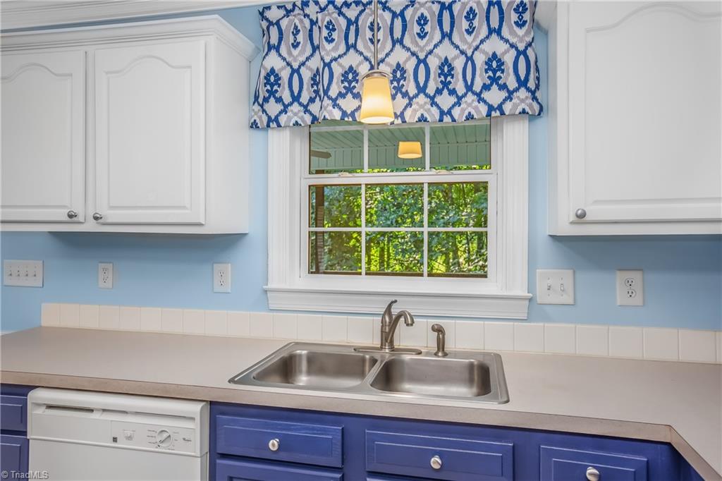 6004 Delburg Drive, Winston-Salem