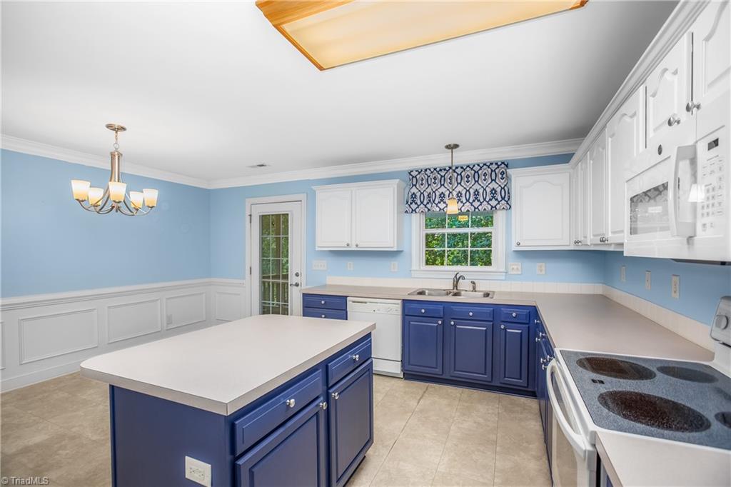 6004 Delburg Drive, Winston-Salem