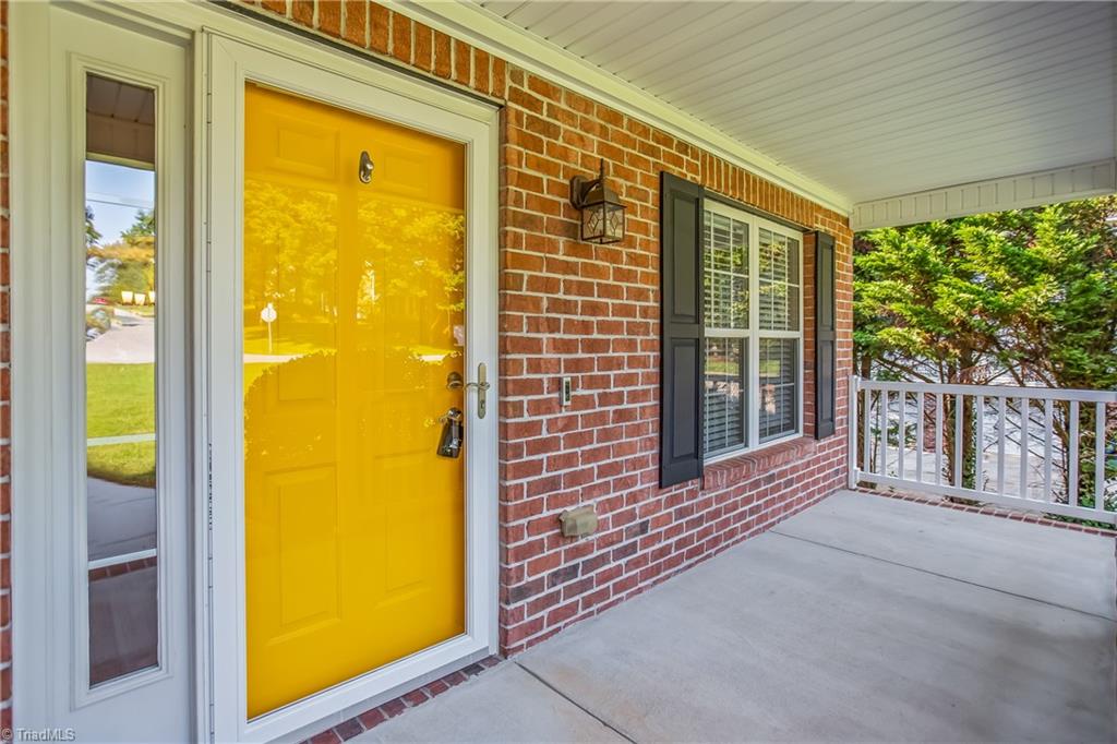 6004 Delburg Drive, Winston-Salem