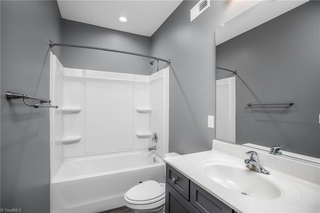 6004 Delburg Drive, Winston-Salem