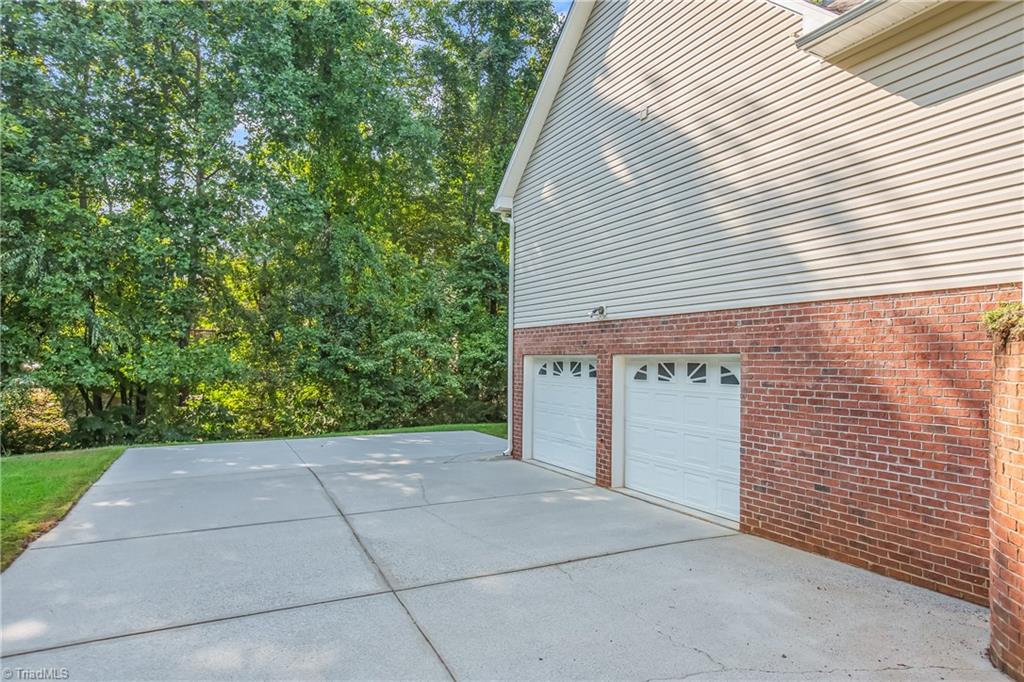 6004 Delburg Drive, Winston-Salem